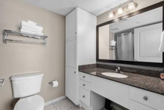 New Corner 6th FLOOR, Floor to Ceiling Glass Views - 6