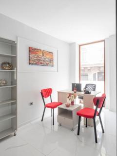 The Red Tent Suite - 4