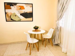 The Yellow Throw House - 5