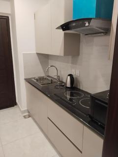 Private 1 bedroom Apartment in Gulberg 3 Lahore near firdos market road - 7