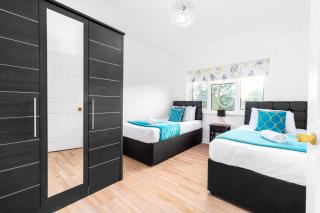 Stylish 3 Bed House - City Center - Near NEC & Birmingham Airport - Garden - Parking - Fast Wi-Fi 83B - 1