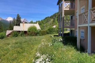 Cozy apartment with views of the mountains - 3