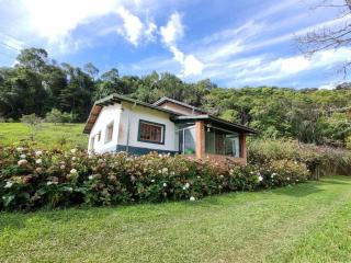 Charmosa Casa em Sítio na Serra do Mar - 0