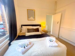 Three Bedroom House by Brookland Stays Serviced Accommodation & Short Lets in Preston with Free WiFi - 2