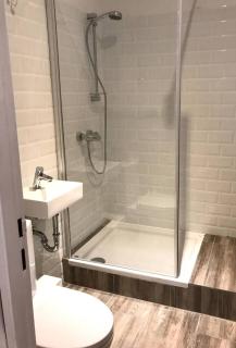 Designer Central Apartment with Parking & Terrace - 7