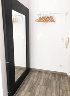 Designer Central Apartment with Parking & Terrace - 5