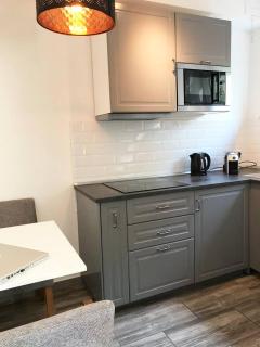 Designer Central Apartment with Parking & Terrace - 2