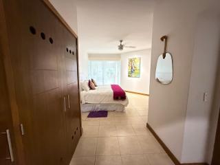 Luxury Beachfront Condo Pool Concierge - 5