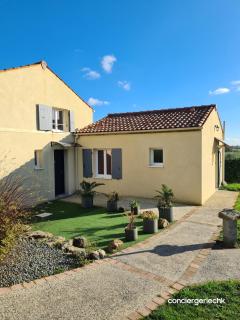 La Manelière Logement 1 Gîte familial de campagne à 10 min du Puy duFou - 0