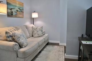 Lakewood Entire Home! Sleeps 10! - 9