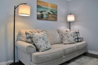 Lakewood Entire Home! Sleeps 10! - 6