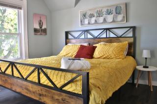 Lakewood Entire Home! Sleeps 10! - 5