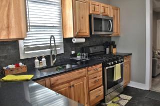 Lakewood Entire Home! Sleeps 10! - 3