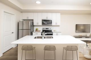 Modern 2BR Townhouse, 3 Beds, Parking in Pickering - 3