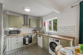 Seven Space - 4BR Home with Garden in Earlham - 9