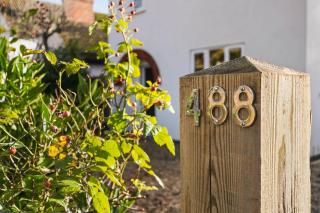 Seven Space - 4BR Home with Garden in Earlham - 4