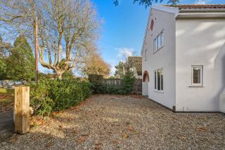 Seven Space - 4BR Home with Garden in Earlham - 3