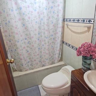 Casa grande cerca de todo - 8