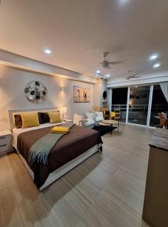 Jomtien Plaza Condotel - 0