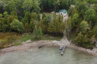 Waterfront 2-BR Cottage Retreat in Manitoulin Island - 0