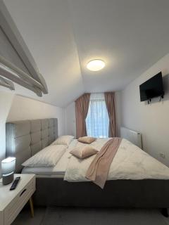 Casa din lunca 2 - 5