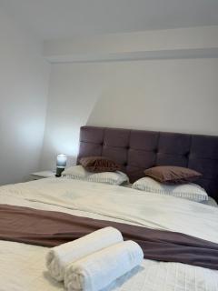 Casa din lunca 2 - 4