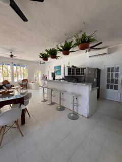 Mittoz House in the center and beach access - 9