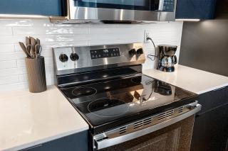 Bright Beacon Spacious 1BR Apartment - 1