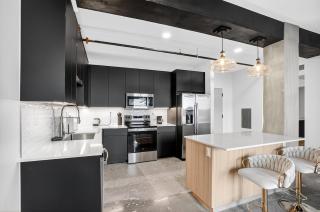 Bright Beacon Spacious 1BR Apartment - 3