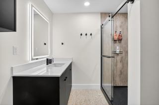 Bright Beacon Spacious 1BR Apartment - 8