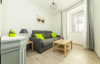 Oliveira Downtown Apartment - 6