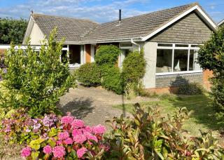 Pebble Beach - Modern Pet-Friendly Bungalow, Short Walk to Bembridge Beach - 5