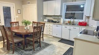 Waterfront 2-BR Cottage Retreat in Manitoulin Island - 3