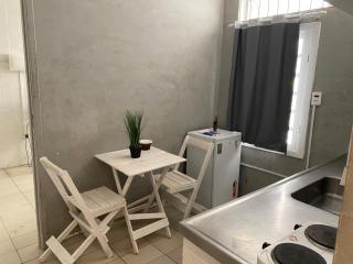 Quarto com cozinha e banheiro privado 130m da praia 5 - 3