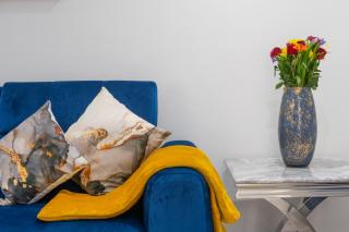 3 Bed Luxury Home With Free Parking & Garden By Aryas Homes - 2