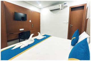 Masani Road SRS Palace Residency Near Shri Siddhivinayak Ganesh Temple # Daneshwar Mahadev Temple - Free Public Parking - Room Service ree Wifi # Free Wifi - Fully Air conditioning Room - Best Budget Hotel In Mathura - 6
