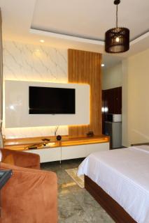 Chulis Apartments - 1