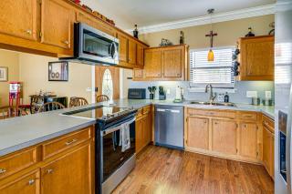 Lakefront, Private Pier! Quiet Lake Livingston Gem - Onalaska - 2