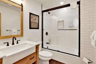 View On the Rocks Scenic Mountain Oasis with Hot Tub, Fire Pit and Game Room - 5