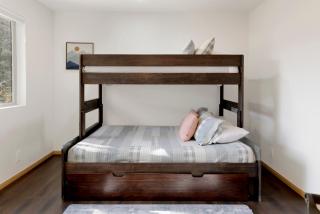 View On the Rocks Scenic Mountain Oasis with Hot Tub, Fire Pit and Game Room - 2