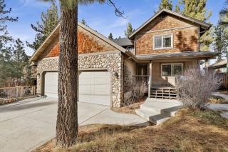 Brownie Retreat Walk-to-Summit Mountain Getaway for Snowboarders & Skiers - 3