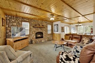 Brownie Retreat Walk-to-Summit Mountain Getaway for Snowboarders & Skiers - 7