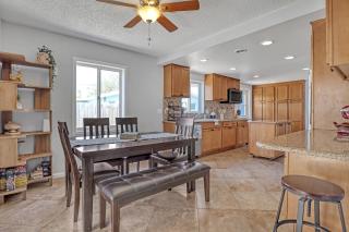 Vibrant Coastal Cottage with Pool - 4