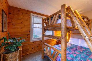 A Mountain Hideaway - 9