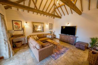 An elegant countryside hideaway with four indulgent ensuite bedrooms - 7