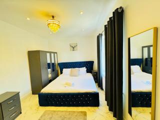 Spacious Modern 5 Bedroom House - City Centre - Free Parking - 3