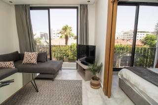 B5 Modern bright studio with city view - 5