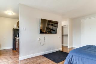 2 Mi to DMC and Childrens Hospital Modern Studio - 2