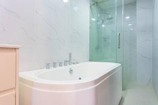 Chalong V pool villa - 2