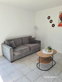 La Manelière Logement 3 Gîte accessible PMR de campagne à 10 min du Puy duFou - 8